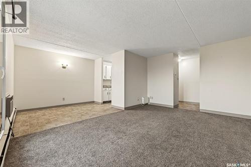 32 27 Centennial Street, Regina, SK - Indoor Photo Showing Other Room
