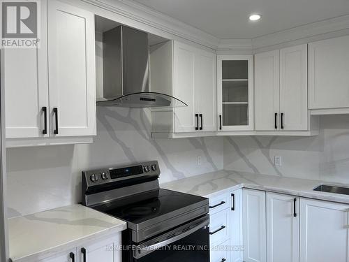 33 Sweetbriar Drive, Kitchener, ON - Indoor Photo Showing Kitchen