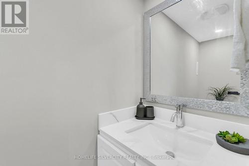 33 Sweetbriar Drive, Kitchener, ON - Indoor Photo Showing Bathroom