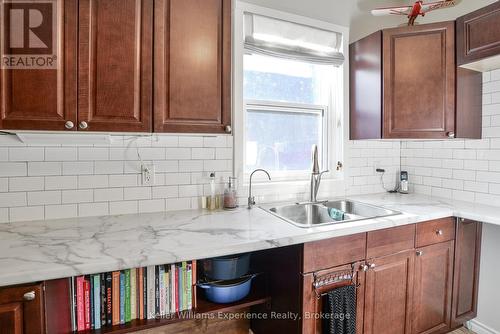 14 Edward Street, Bracebridge (Macaulay), ON - Indoor Photo Showing Kitchen With Double Sink