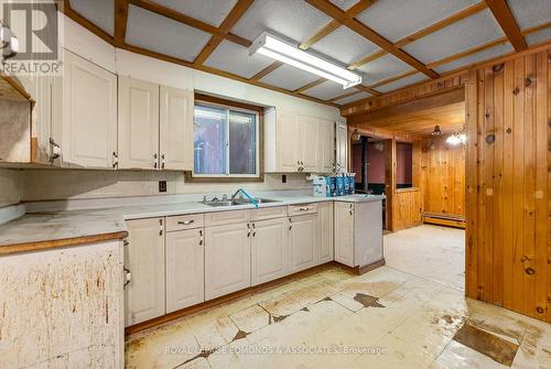 2815 Round Lake Road, Killaloe, Hagarty And Richards, ON - Indoor Photo Showing Kitchen With Double Sink