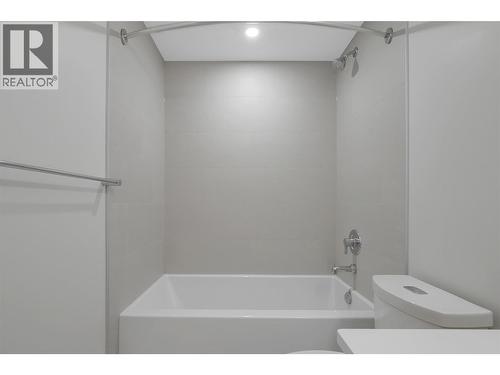 1839 Grey Owl Court, Kelowna, BC - Indoor Photo Showing Bathroom