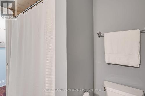 2428 Lakeshore Road, Burlington, ON - Indoor Photo Showing Bathroom