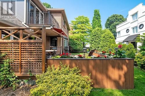 2428 Lakeshore Road, Burlington, ON - Outdoor