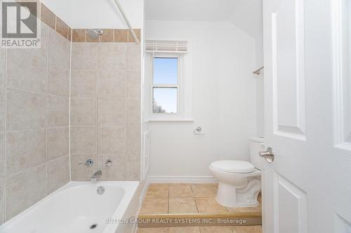 299 Park Avenue, Brantford, ON - Indoor Photo Showing Bathroom