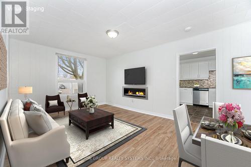 299 Park Avenue, Brantford, ON - Indoor Photo Showing Living Room