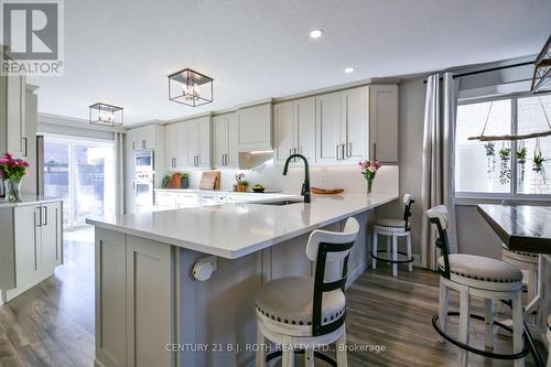 27 Claire Drive, Barrie, ON - Indoor Photo Showing Kitchen With Upgraded Kitchen