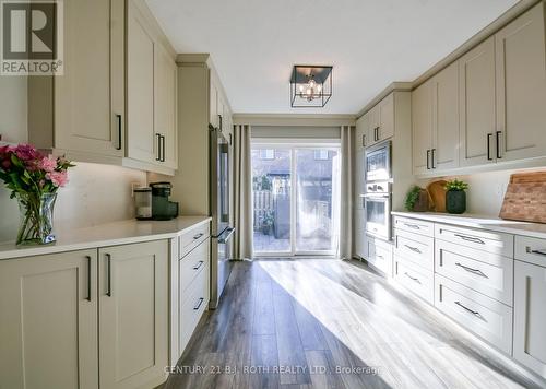 27 Claire Drive, Barrie, ON - Indoor Photo Showing Kitchen