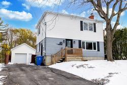 85 Av. Parkdale  Pointe-Claire, QC H9R 3Y6