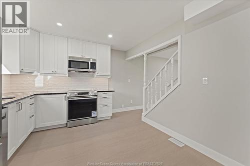 2960 Meadowbrook Lane Unit# 2, Windsor, ON - Indoor Photo Showing Kitchen With Stainless Steel Kitchen With Upgraded Kitchen