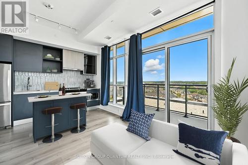 Ph06 - 405 Dundas Street W, Oakville, ON - Indoor Photo Showing Kitchen
