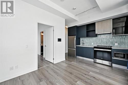 Ph06 - 405 Dundas Street W, Oakville, ON - Indoor Photo Showing Kitchen