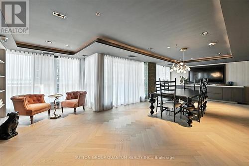 Ph06 - 405 Dundas Street W, Oakville, ON - Indoor