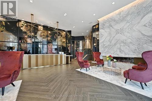 Ph06 - 405 Dundas Street W, Oakville, ON - Indoor Photo Showing Other Room