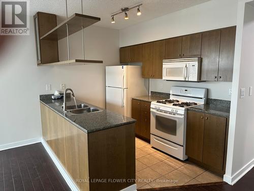 509 - 35 Mariner Terrace, Toronto, ON - Indoor Photo Showing Kitchen With Double Sink