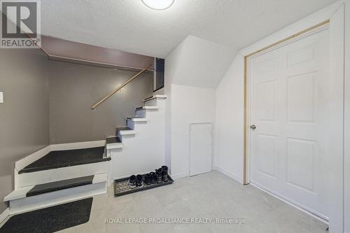81 Crestview Avenue, Belleville (Belleville Ward), ON - Indoor Photo Showing Other Room