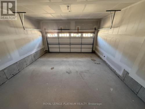 155 Mceachern Lane, Gravenhurst, ON - Indoor Photo Showing Garage