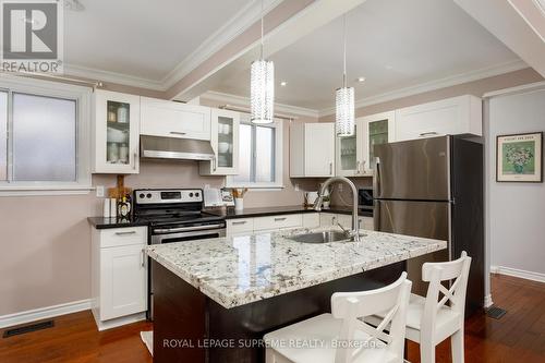 7158 Ridgeland Crescent, Mississauga, ON - Indoor Photo Showing Kitchen With Upgraded Kitchen