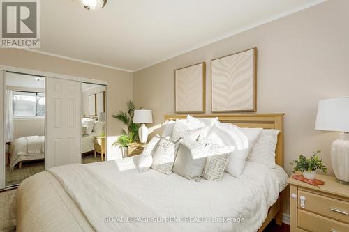 7158 Ridgeland Crescent, Mississauga, ON - Indoor Photo Showing Bedroom