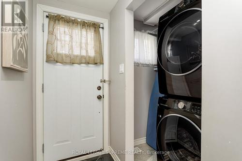 7158 Ridgeland Crescent, Mississauga, ON - Indoor Photo Showing Laundry Room