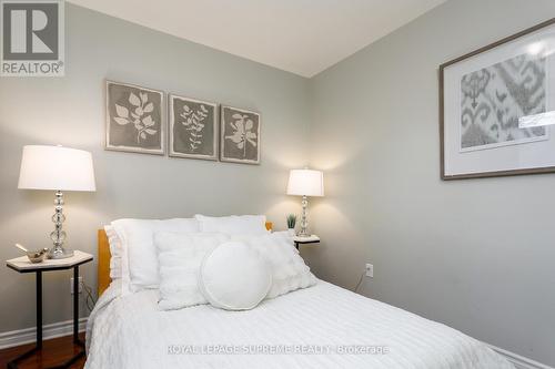 7158 Ridgeland Crescent, Mississauga, ON - Indoor Photo Showing Bedroom