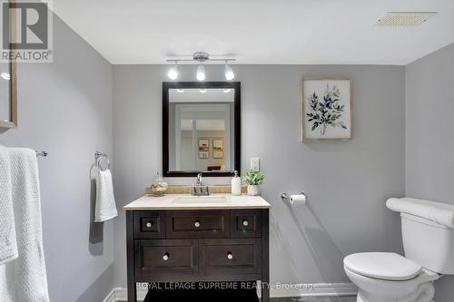 7158 Ridgeland Crescent, Mississauga, ON - Indoor Photo Showing Bathroom