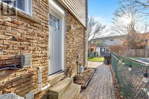 7158 Ridgeland Crescent, Mississauga, ON - Outdoor