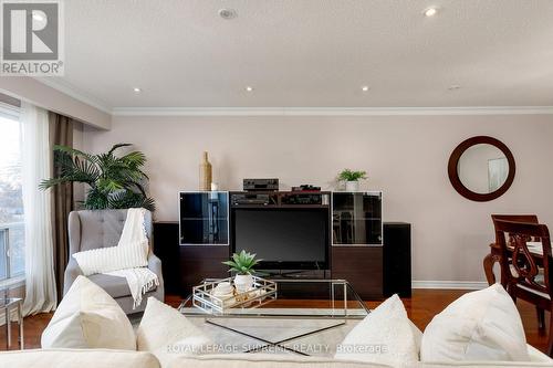 7158 Ridgeland Crescent, Mississauga, ON - Indoor