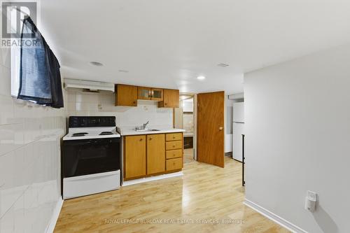 70 Rosemont Avenue, Hamilton, ON - Indoor Photo Showing Kitchen