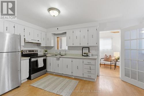 70 Rosemont Avenue, Hamilton, ON - Indoor Photo Showing Kitchen