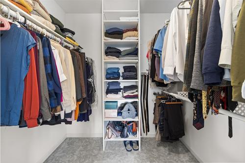 1909 Glen Gary Drive, Kamloops, BC - Indoor With Storage