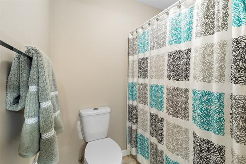 1909 Glen Gary Drive, Kamloops, BC - Indoor Photo Showing Bathroom