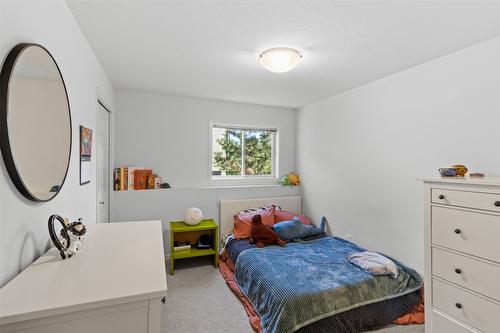 1909 Glen Gary Drive, Kamloops, BC - Indoor Photo Showing Bedroom