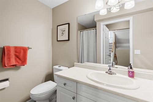 1909 Glen Gary Drive, Kamloops, BC - Indoor Photo Showing Bathroom