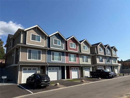 4-1910 11 Avenue, Salmon Arm, BC - Outdoor With Facade