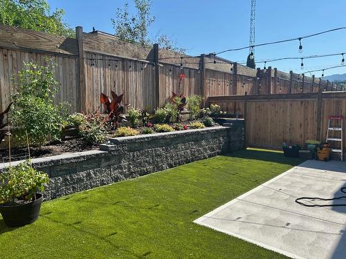 4-1910 11 Avenue, Salmon Arm, BC - Outdoor