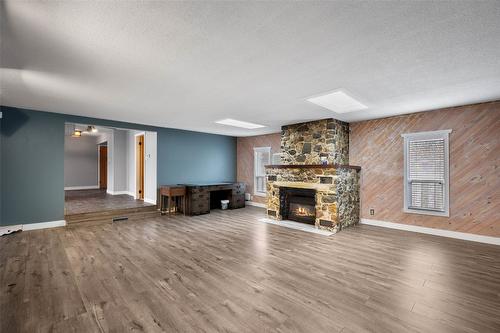 283 Beach Avenue, Kamloops, BC - Indoor With Fireplace