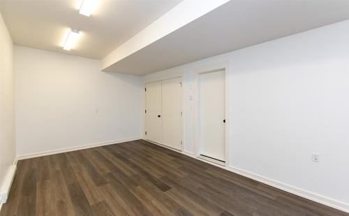 1-1910 11 Avenue, Salmon Arm, BC - Indoor Photo Showing Other Room