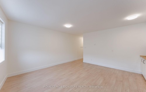 C-2584 Yonge Street, Toronto, ON 