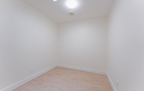 C-2584 Yonge Street, Toronto, ON 