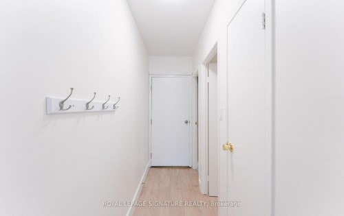 C-2584 Yonge Street, Toronto, ON 