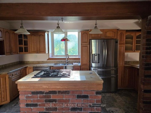 4143 Cedar Springs Road, Burlington, ON - Indoor Photo Showing Kitchen With Double Sink