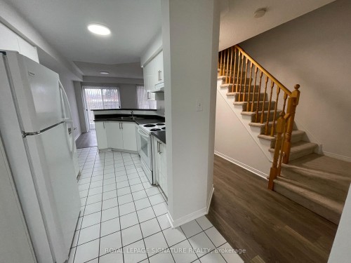 28-689 Four Winds Way, Mississauga, ON - Indoor