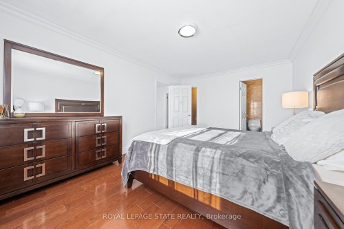 46 Novoco Drive, Hamilton, ON - Indoor Photo Showing Bedroom