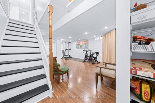 46 Novoco Drive, Hamilton, ON - Indoor Photo Showing Other Room