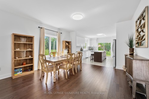 8 Misty Ridge Road, Wasaga Beach, ON - Indoor Photo Showing Dining Room