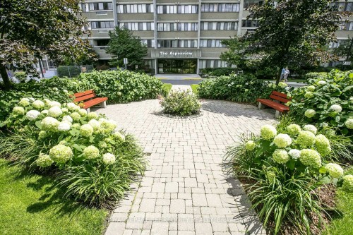 604-50 Elm Drive E, Mississauga, ON - Outdoor