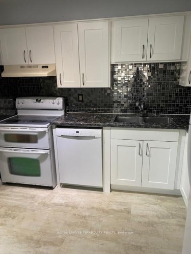 604-50 Elm Drive E, Mississauga, ON - Indoor Photo Showing Kitchen