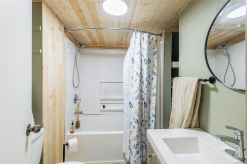 4955 Elizabeth St, Port Alberni, BC 