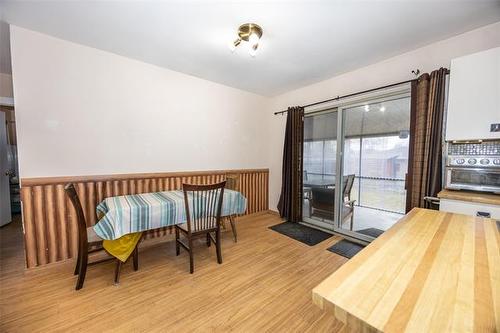 352 Devon Ave, Winnipeg, MB 